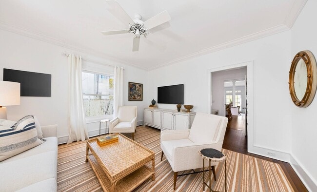 Building Photo - 133-135 Toylsome Ln