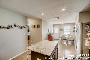 Building Photo - 10715 Noble Canyon
