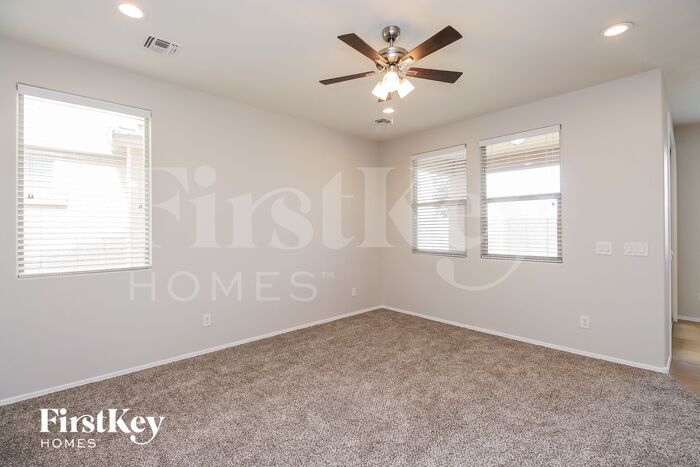 Building Photo - 31229 N Cavalier Dr