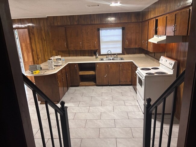 Building Photo - 5448 Keele St