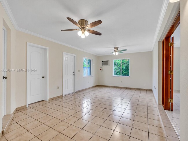 Building Photo - 1430 SW 102nd Ct
