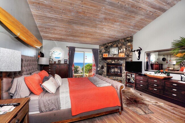 Building Photo - 4022 Calle Marlena