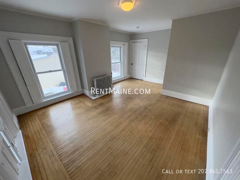 Building Photo - 191 Center St