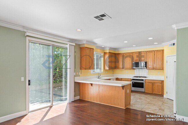 Building Photo - 5536 Cooney Pl