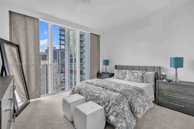 Building Photo - 333 Las Olas Way