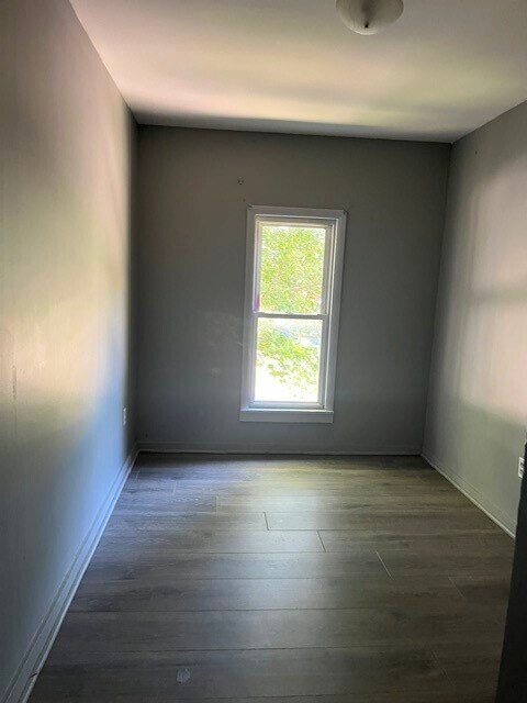 Building Photo - 112 E Chemung Pl