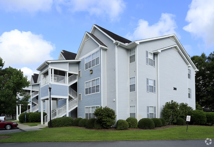 Exterior of Residences at St. George - The George Apartment Homes