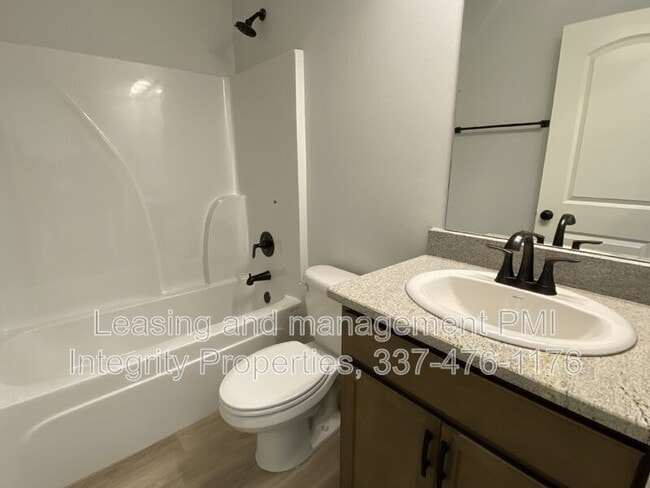 Building Photo - 204 Armstrong Dr