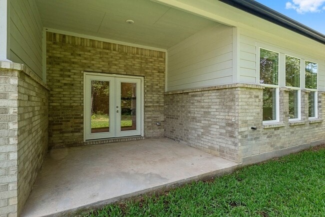 Building Photo - 3531 White Oak Point Dr