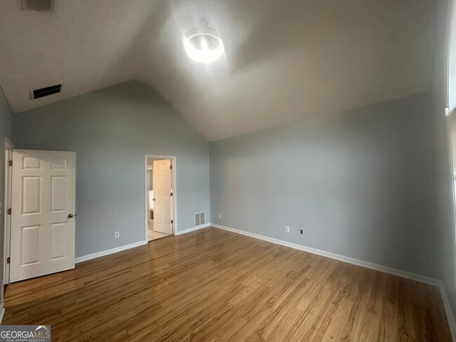 Building Photo - 6773 Oakleigh Dr