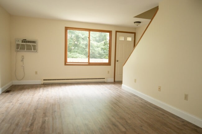 Building Photo - 39 4th Ave