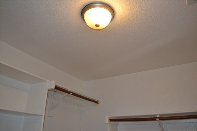 Building Photo - 1520 Carrigan Ln