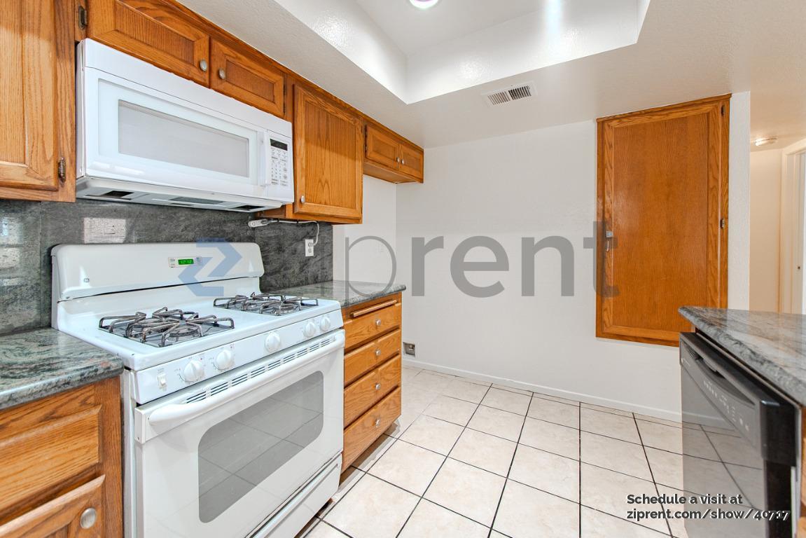 Building Photo - 2740 Gramercy Ave