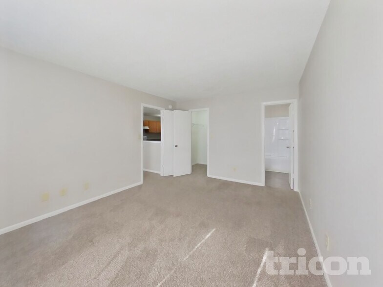 Building Photo - 111 Silverberry Ct