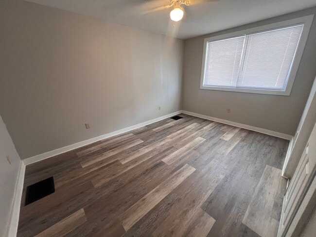 Building Photo - Carnegie - 1 Bedroom 1 Bathroom - Updated ...