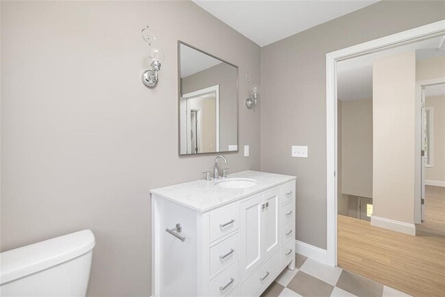 Building Photo - 237-237 Pequot Ave