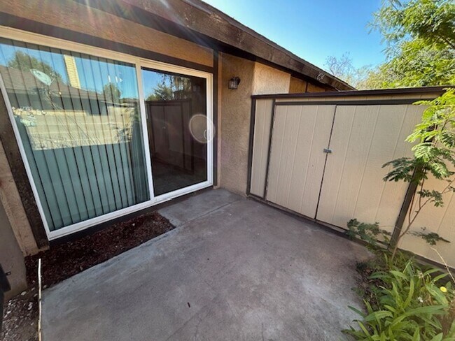 Building Photo - 1634 W Village Way