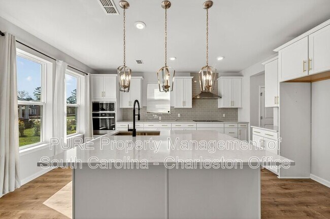 Building Photo - 102 Winding Grv Ln