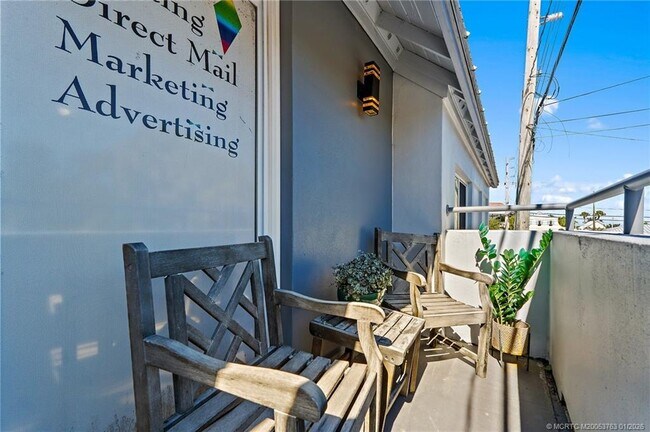 Building Photo - 310 SE Denver Ave