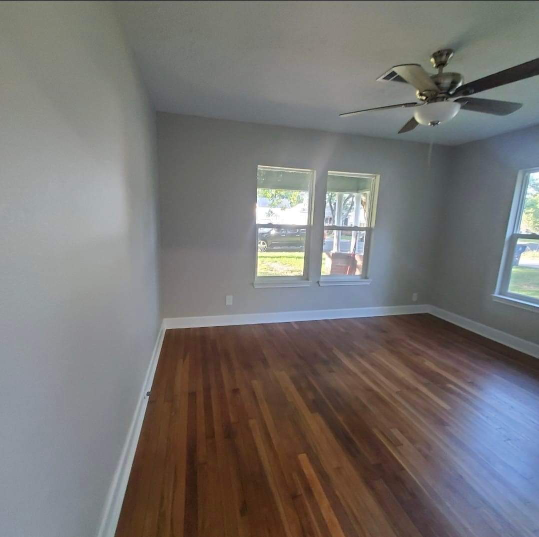 Building Photo - 217 8th Ave N