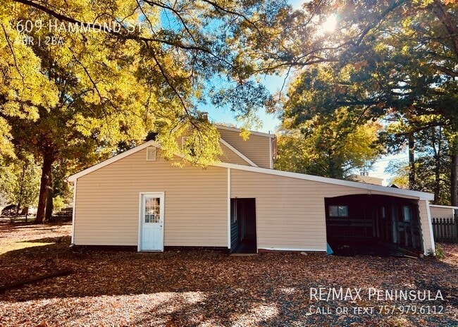 Building Photo - 609 Hammond St