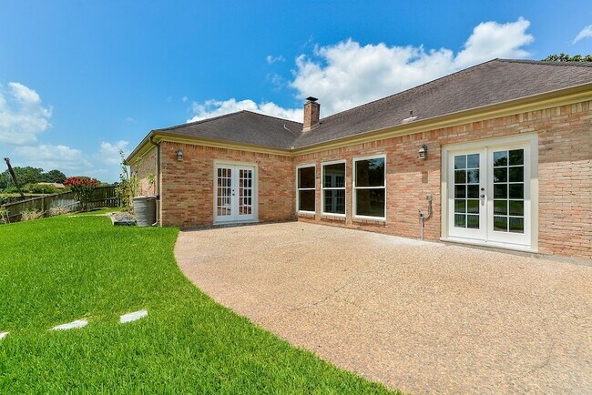 Building Photo - 1231 Creekford Cir