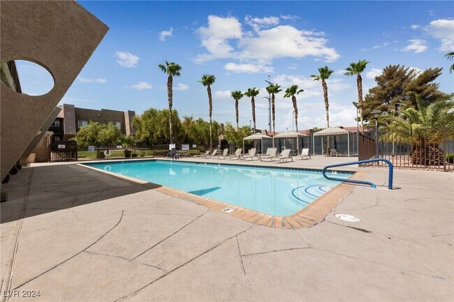 Building Photo - 4921 Indian River Dr