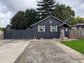 Building Photo - Newly Updated One-Level Home in Vancouver