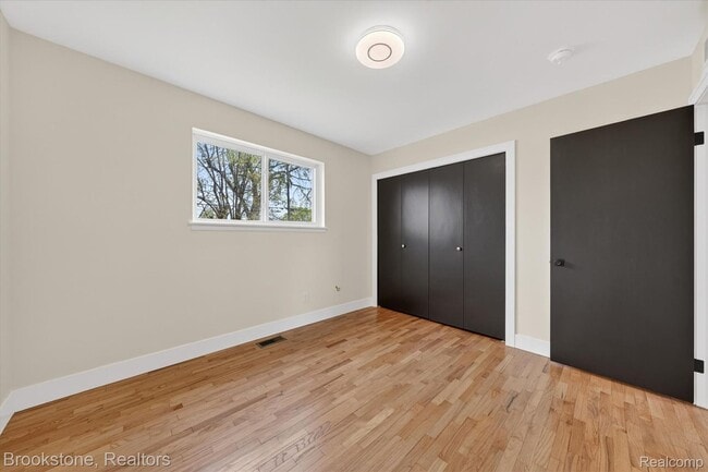 Building Photo - 30428 Iroquois Dr