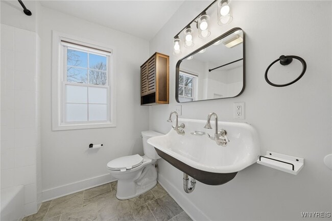 Building Photo - 4316 Clinton St