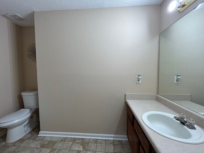 Building Photo - 413 Sherrels Ford