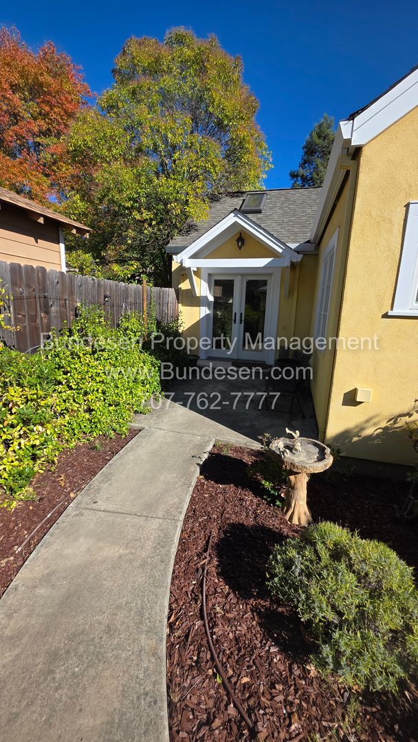 Primary Photo - 342 Church St