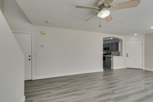 Building Photo - NEWLY UPDATED 4 BEDROOM HOME IN THE SOUTHWEST