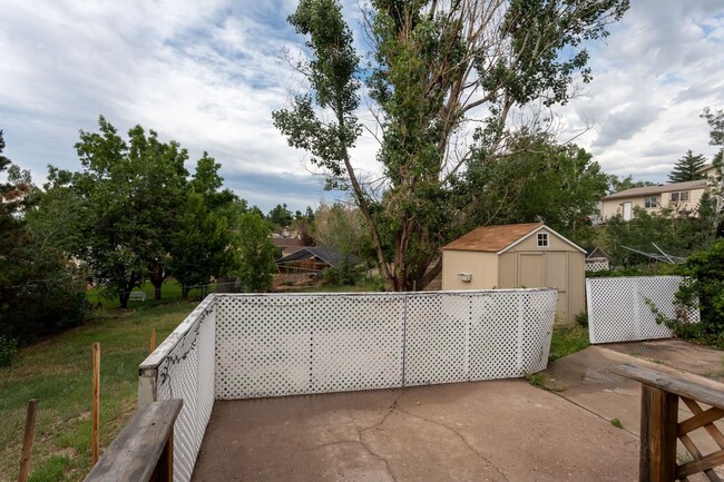 Building Photo - Stunning Ranch Style Home in East Colorado...