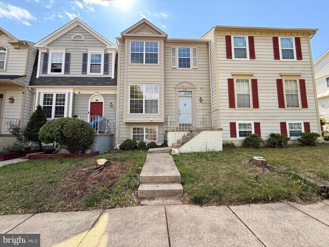 Building Photo - 12866 Hyannis Ln