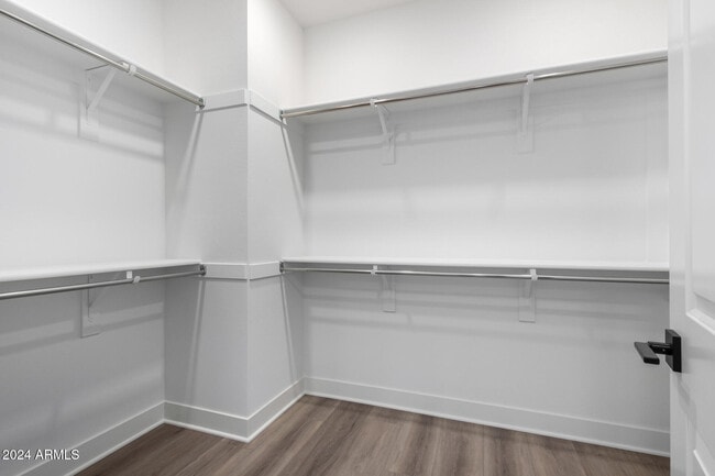 Building Photo - 2121 W Sonoran Desert Dr