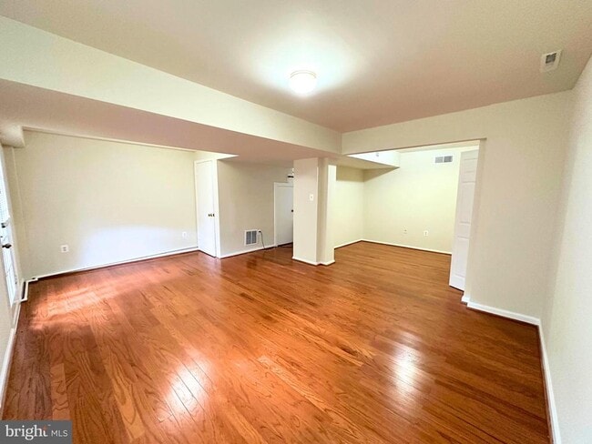 Building Photo - 208 Commons Dr NW