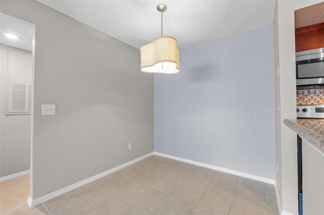 Building Photo - 5116 Conroy Rd