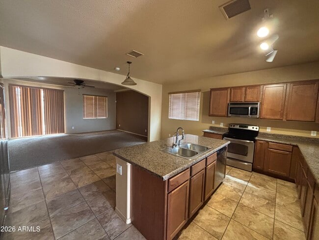 Building Photo - 5558 Wilder Dr