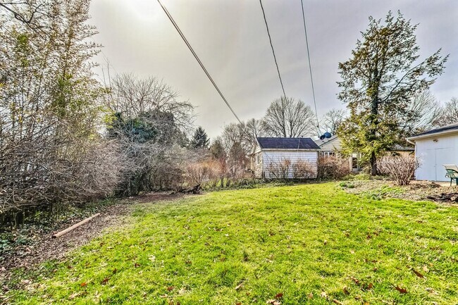 Building Photo - Fantastic in Frederick! Spacious 4 level Split -- 4 beds + 1 Full and 2 half baths
