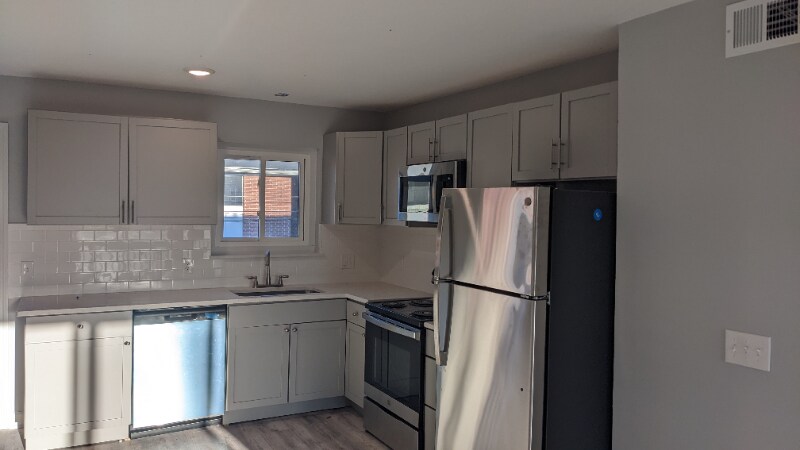 Building Photo - 6012 Barton St