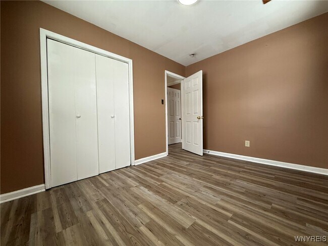 Building Photo - 52 Carol Ln