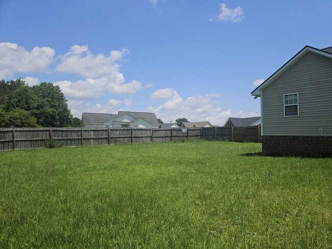 Building Photo - 230 Van Buren Dr