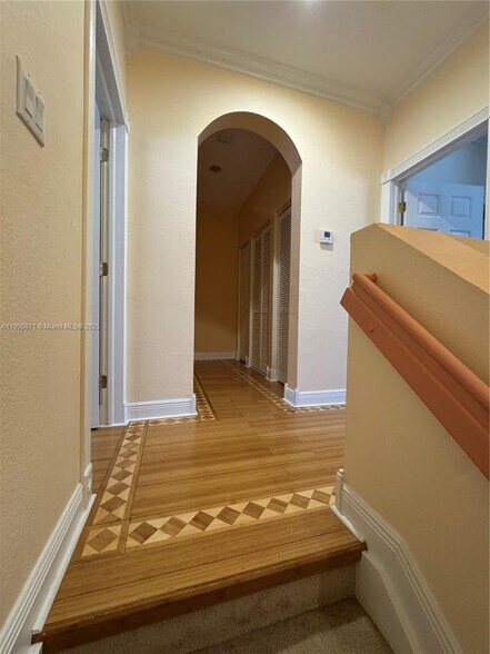 Building Photo - 3166 Merrick Ter