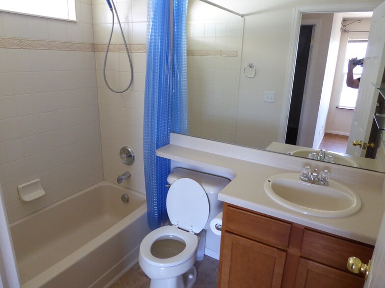 Building Photo - 2227 Brightwater Dr