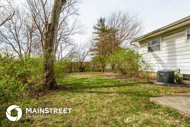 Building Photo - 1880 Queensrowe Pl