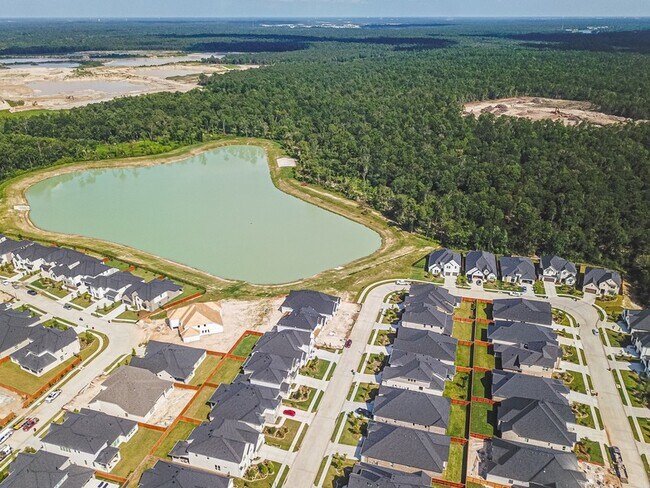 Building Photo - 28156 Graywood Dr