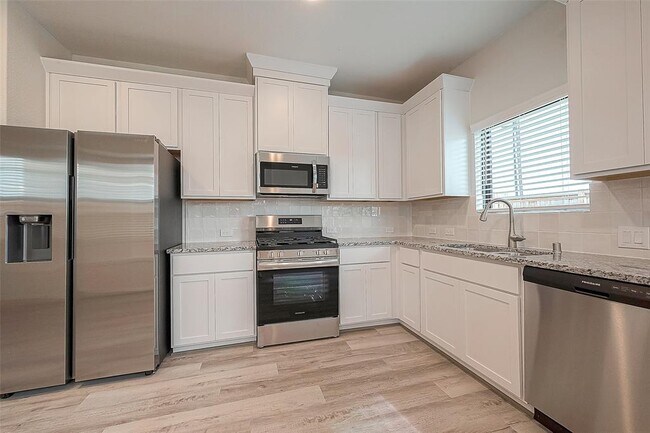 Building Photo - 27838 Western Crk Ct