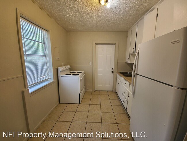 Building Photo - 2 br, 1 bath House - 34 Lincoln Road
