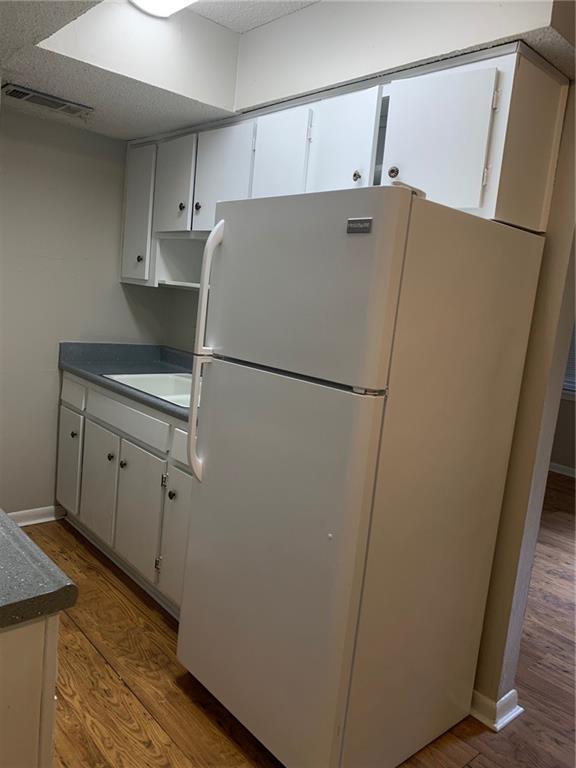 Building Photo - 303 W 40th St